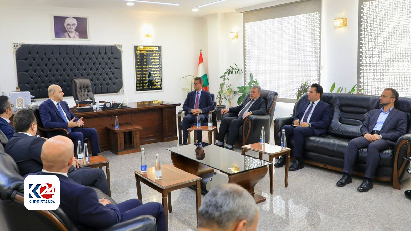 ساسان عەونی وەزیری شارەوانی و گەشتوگوزار لەگەڵ دامەزراوە خزمەتگوزارییەکانی دهۆک